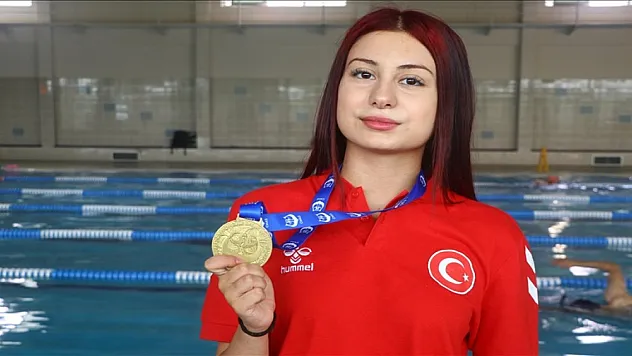 Serbest dalışta dünya üçüncüsü olan Derinsu, zirveyi hedefliyor