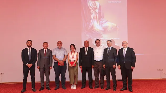 'İbn-i Sina'ya Saygı Paneli'