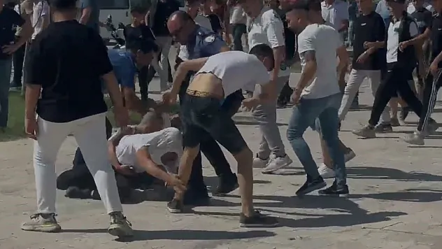 Modifiye fuarında kavga çıktı