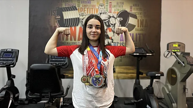 Tavsiye ile başladığı bilek güreşinde 22 madalya aldı