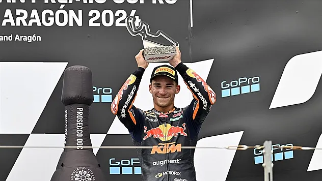 Milli motosikletçi Deniz Öncü Moto2 kariyerinde ilk kez podyuma çıktı