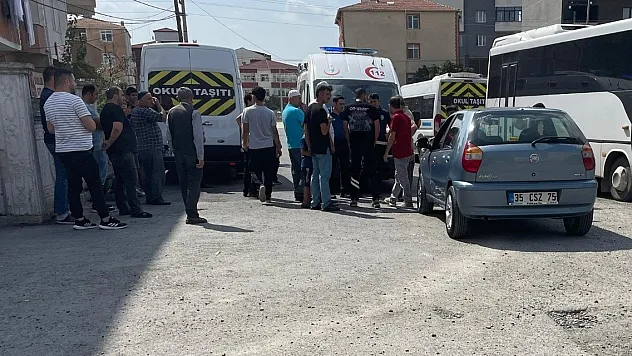 Bisikletli çocukla otomobil çarpıştı