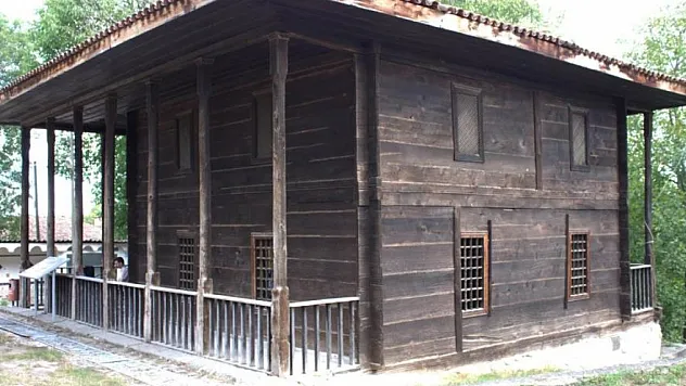 400 yıllık cami, ebru sanatına ilham oldu