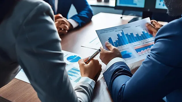 Uzmanlar, Fitch'in Türkiye'nin kredi notunu yükseltmesini değerlendirdi