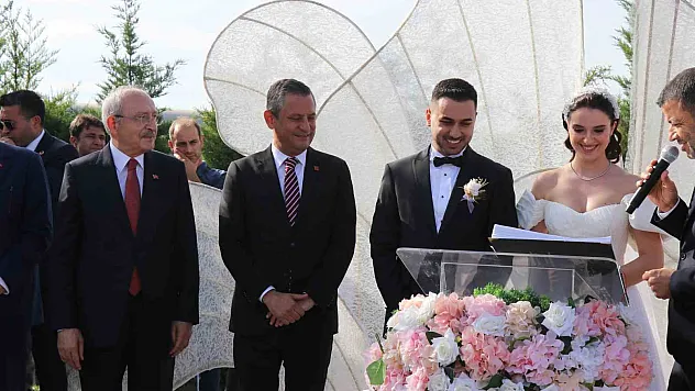 TBMM Başkanvekili Karaca'nın oğlunun nikah şahidi oldu