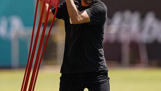 3 galibiyet, 10 beraberlik, 9 yenilgi