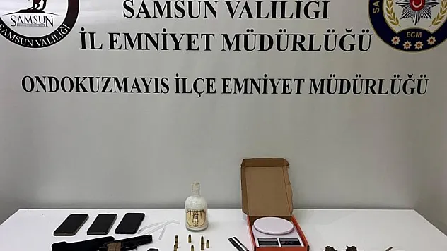 Evlerinde uyuşturucu ile yakalandılar