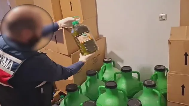 2 bin 400 litre sahte zeytinyağı ele geçirildi