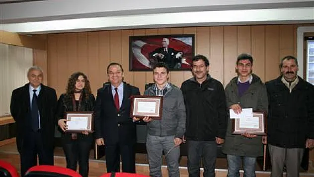 YGS deneme sınavı birincileri ödüllerini aldı