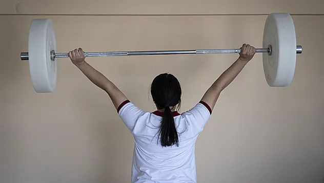 Naim'in filmini izledi, halterci oldu