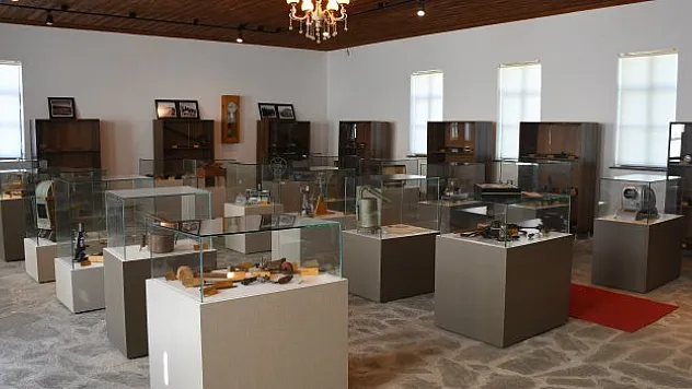 Lise adeta müzeyi andırıyor