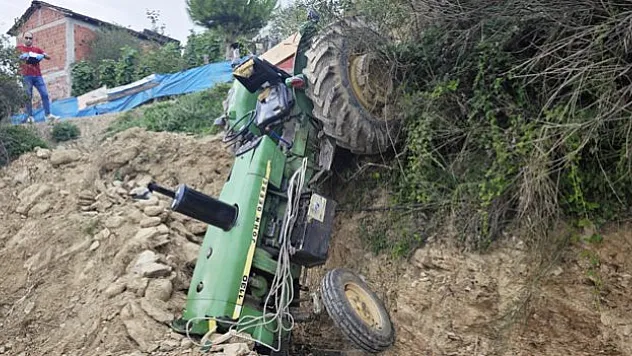 Şarampole düşen traktörün sürücüsü yaralandı