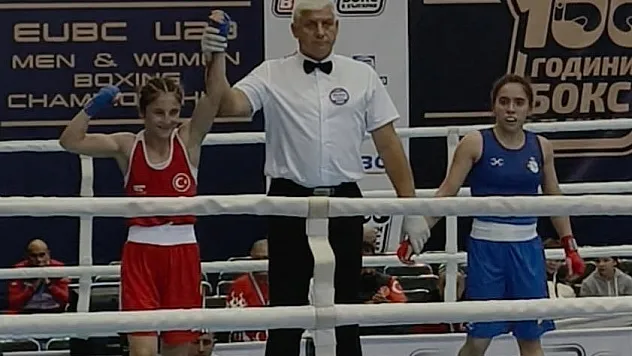 U22 Avrupa Boks Şampiyonası'nda finale yükseldi