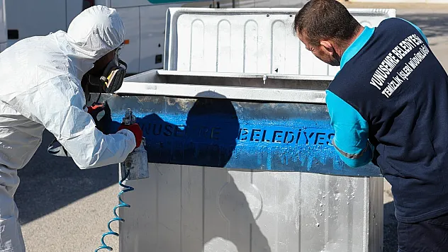 Yunusemre'de konteynerler dezenfekte edildi