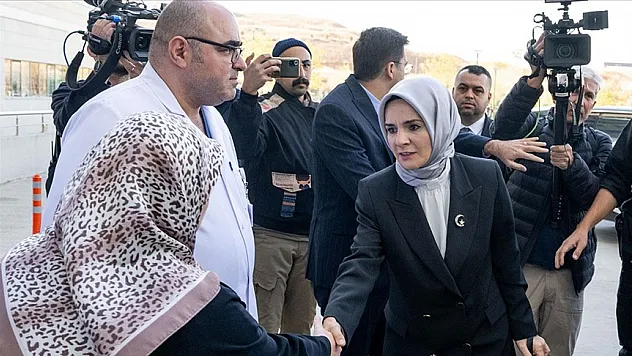 Bakan Göktaş, yaralıları ziyaret etti