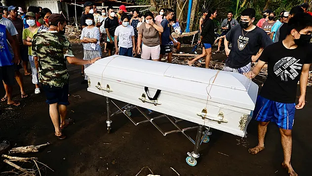 Filipinler'de Tropik Fırtınada can kaybı yükseldi