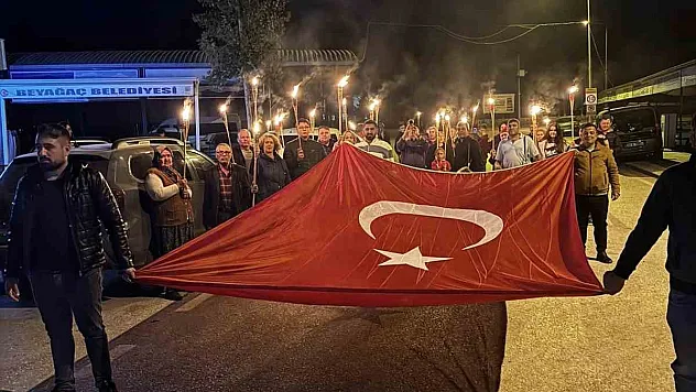 Beyağaçlılar Cumhuriyet coşkusunu fener alayında yaşandı