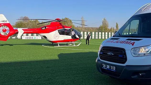 Boğazına fındık kaçan çocuk ambulans helikopterle Trabzon'a sevk edildi