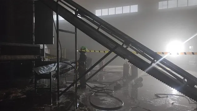 Fabrikada çıkan yangın korkuttu