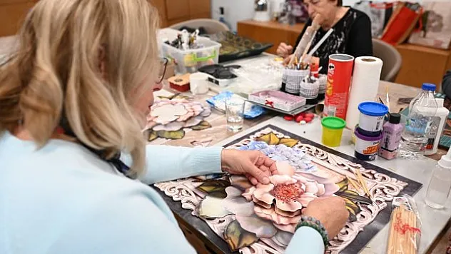 Seddülbahir Kalesi kadınlarla yaşıyor