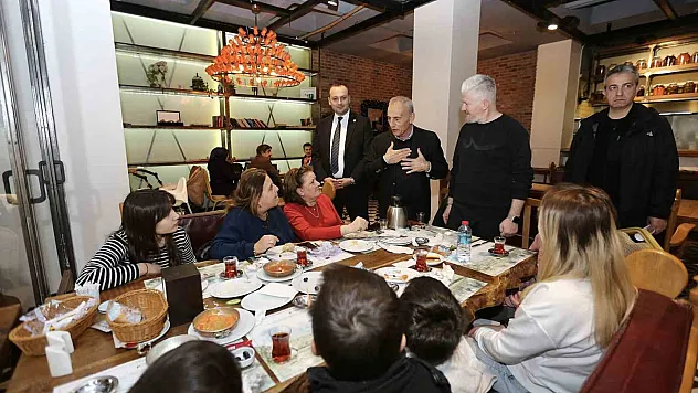 Küçükçekmece'de belediyeye ait 11 tesiste 6 yıldır çay 1 TL enflasyon vurmadı