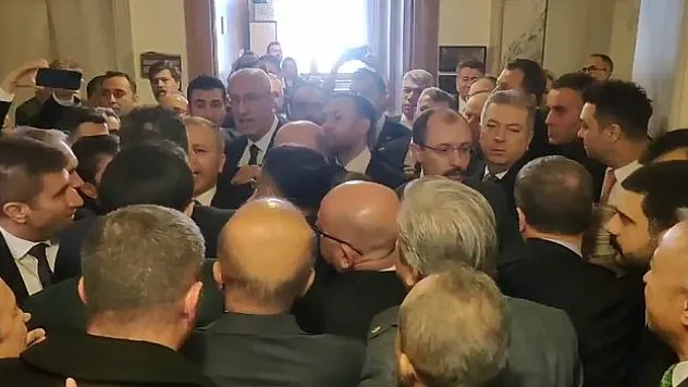 Toplantı öncesi kayyum gerginliği