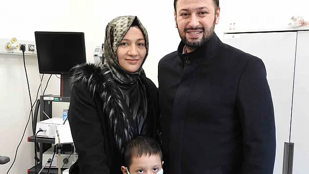 İşitme engelli karı-koca, aynı anda hayata kulak verdi