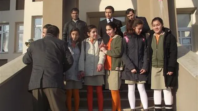 TOKİ Şehit Ferhan Hasovalı İ.Ö.O. ' Aile Eğitim Programı sertifikası' dağıttı