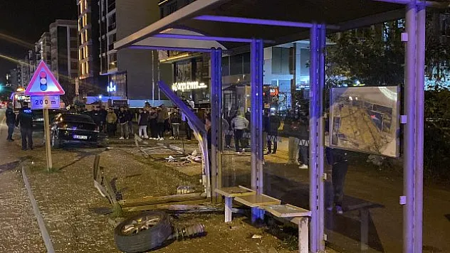 Kazada 3 üniversite öğrencisi yaralandı