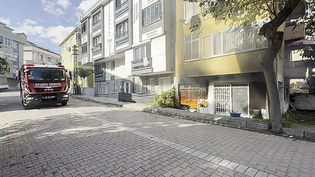 Avcılar'da devrilen elektrikli soba, yangına sebep oldu