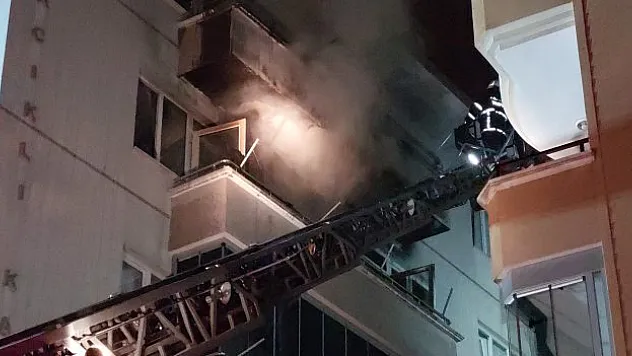 Evde çıkan yangın korkuttu