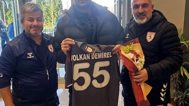 Taraftardan, Demirel'e hediye