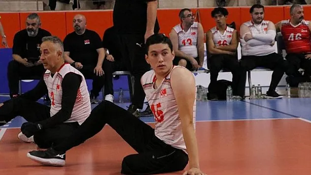 Ay-yıldızlı formayla ter döküyor