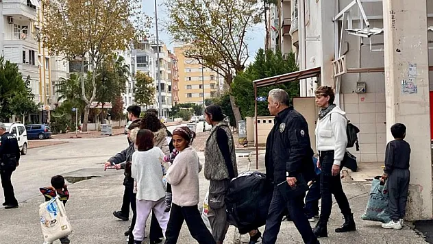 Pazar yerini mesken tuttu