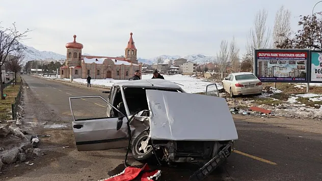Oltu'da trafik kazası