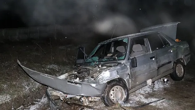 Araçlar yoldan savruldu