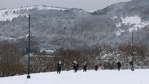 Abant beyaz gelinliği giydi