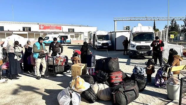 Mülteciler ülkelerine dönmeye devam ediyor