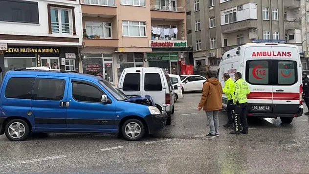 U dönüşü yapmak isterken araca çarptı