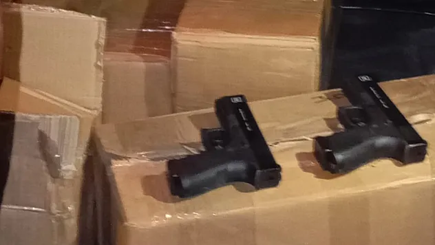 Bursa'da 150 suikast silahı ele geçirildi