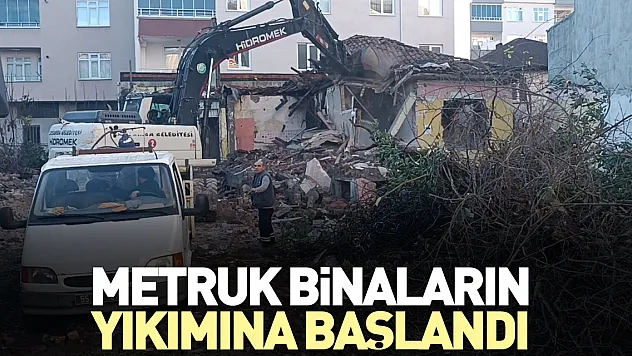 Çarşamba'da Metruk Binaların Yıkımına Başlandı