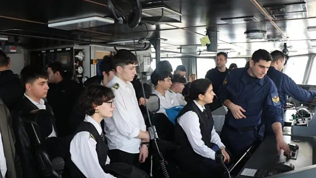 Öğrenciler, TCSG Dost Gemisi'nde