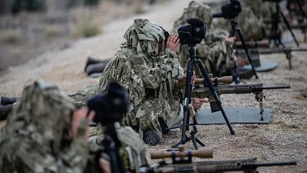 2 kilometreden hedefi tam isabetle vuruyor