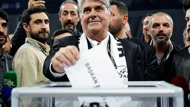 Beşiktaş Başkan Adayı Serdal Adalı oyunu kullandı