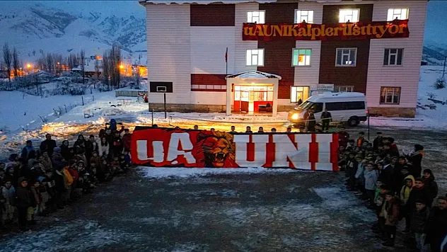 ultrAslan'dan, köy çocuklarına yeni yıl sürprizi