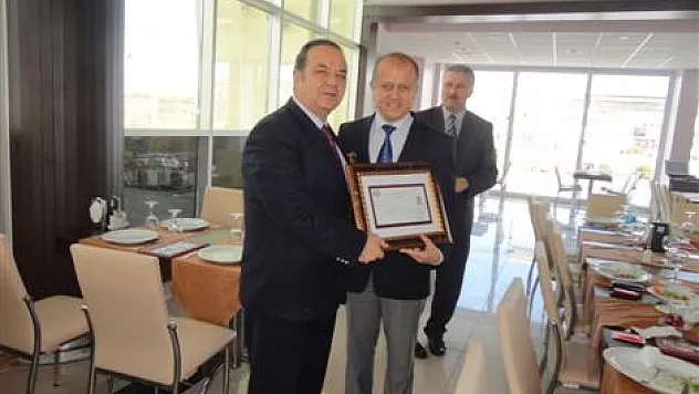 Yıldız' dan, Veda Yemeği