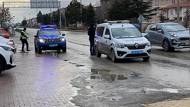 Plakasız otomobil polise yakalandı