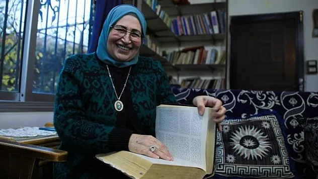 Ay yıldızlı yüzüğü Esed'in devrilmesiyle takabildi