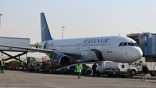 İlk dış hat uçağı havalandı