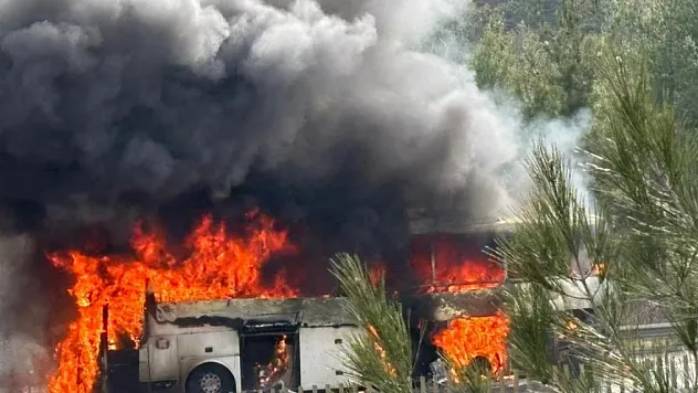 Yolcu otobüsü yandı
